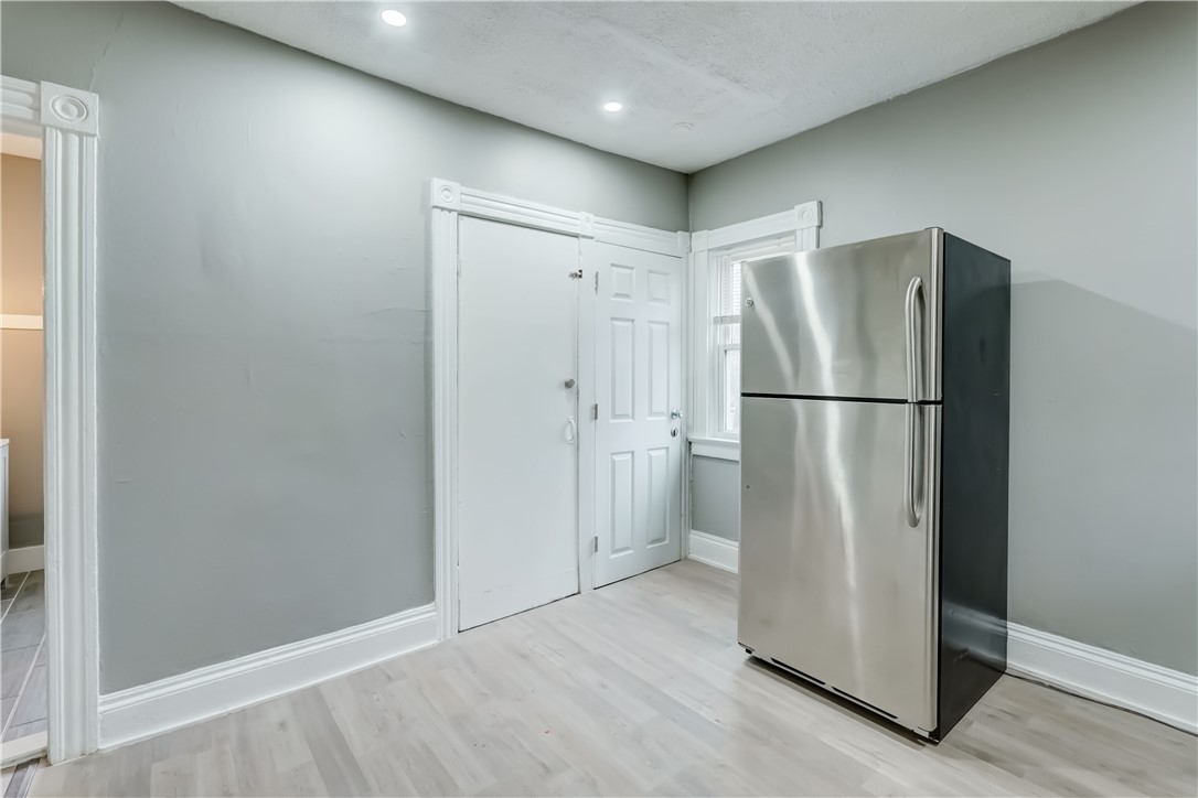 311 Linden Street, Unit UP Rochester, NY 14620 - Photo 5 of 17