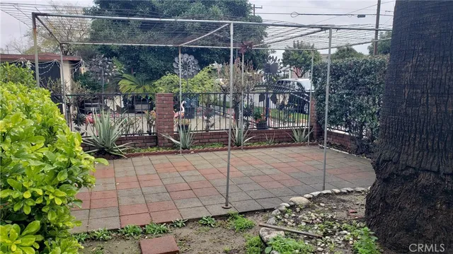 a view of outdoor space