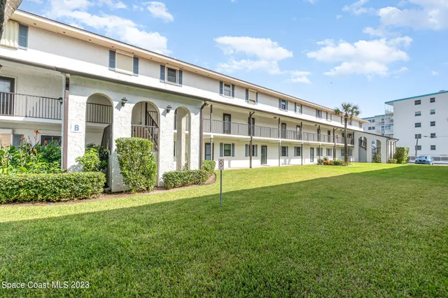 $2,700 | 199 Florida A1A, Unit B201, Satellite Beach, FL 32937