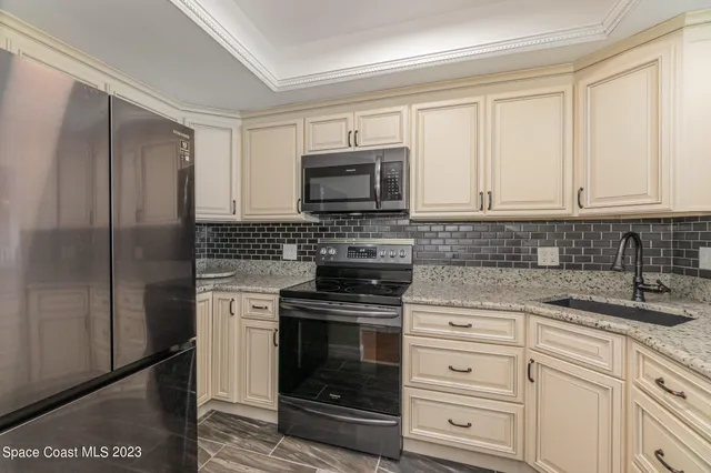 $2,700 | 199 Florida A1A, Unit B201, Satellite Beach, FL 32937