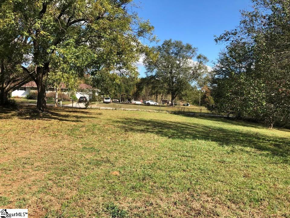 330 Davis Road Pelzer, SC 29669 - Photo 4 of 9