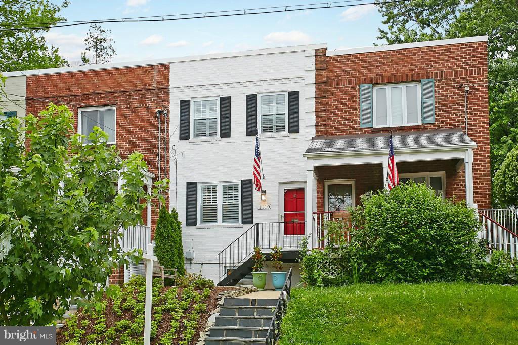 1110 Portner Road Alexandria, VA 22314 - Photo 2 of 30 Exterior (Front)