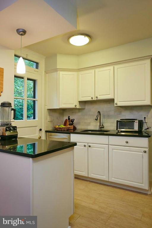 1110 Portner Road Alexandria, VA 22314 - Photo 13 of 30 Kitchen