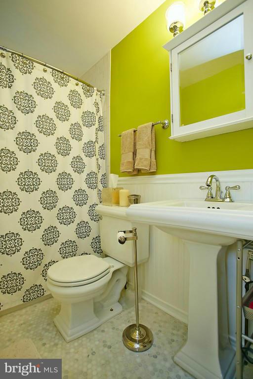 1110 Portner Road Alexandria, VA 22314 - Photo 20 of 30 Bath (Master)
