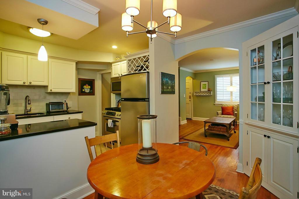 1110 Portner Road Alexandria, VA 22314 - Photo 8 of 30 Dining Room