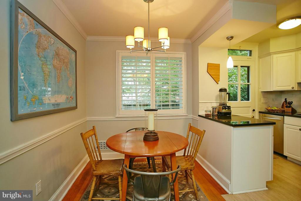 1110 Portner Road Alexandria, VA 22314 - Photo 9 of 30 Dining Room