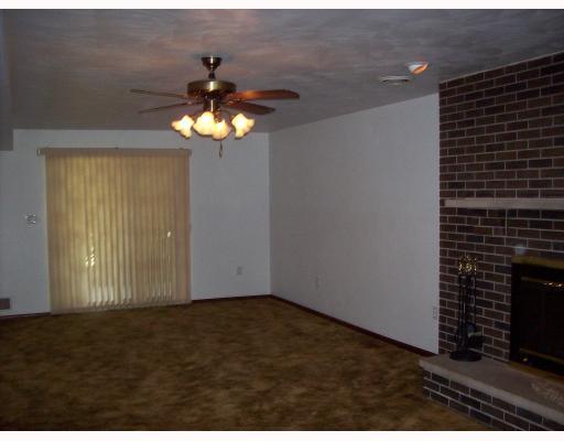 525 Ridge Avenue Springdale, PA 15144 - Photo 7 of 10 Den/Family/Great Room.