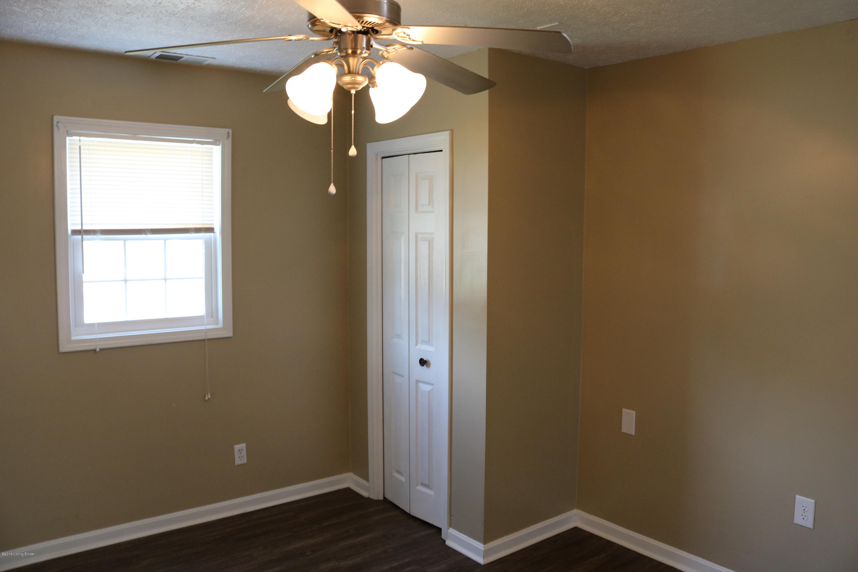 771 North Bardstown Road Mount Washington, KY 40047 - Photo 16 of 20 IMG_1670