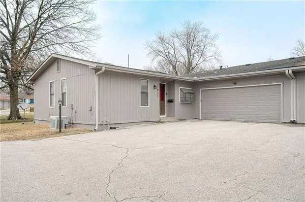 $189,000 | 13917 Falkirk Circle, Grandview, MO 64030