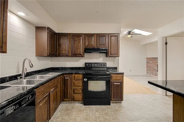 $189,000 | 13917 Falkirk Circle, Grandview, MO 64030