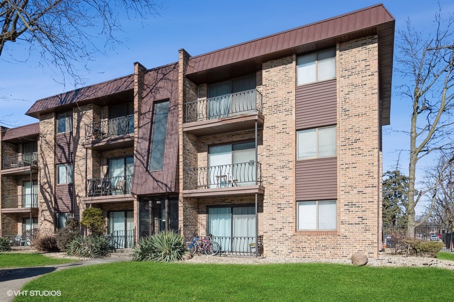 3026 Bernice Road, Unit 308 Lansing, IL 60438 - Photo 1 of 10