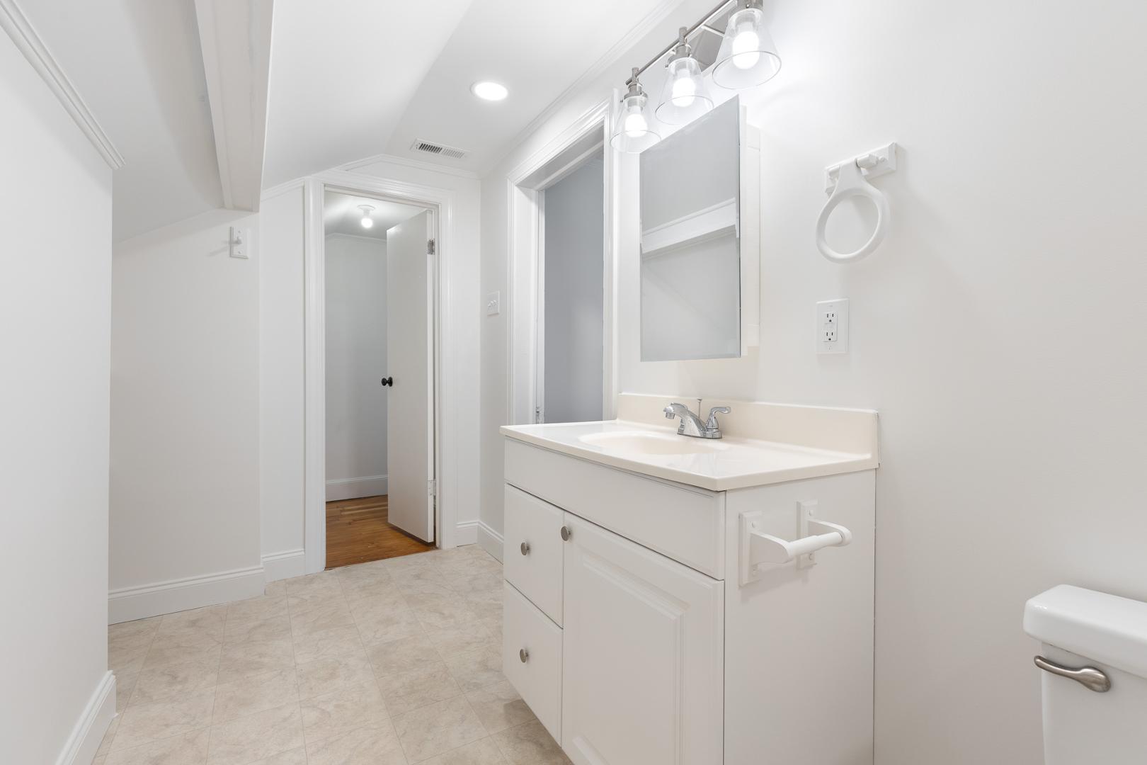 2426 Vesson Avenue, Unit B Durham, NC 27707 - Photo 16 of 21 Photo #16