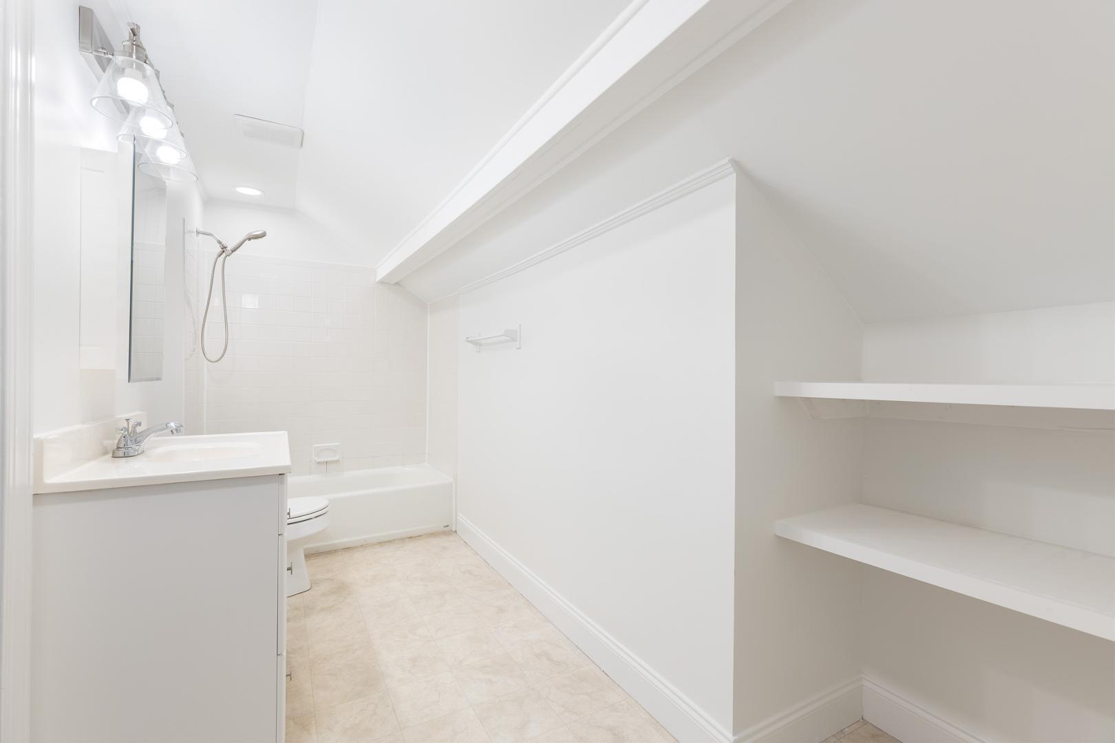 2426 Vesson Avenue, Unit B Durham, NC 27707 - Photo 18 of 21 Photo #18
