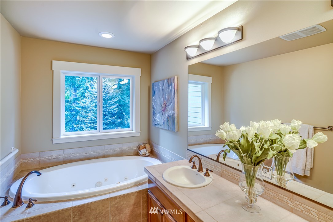 22000 Vine Road Brier, WA 98036 - Photo 14 of 35 Gallery Image 14