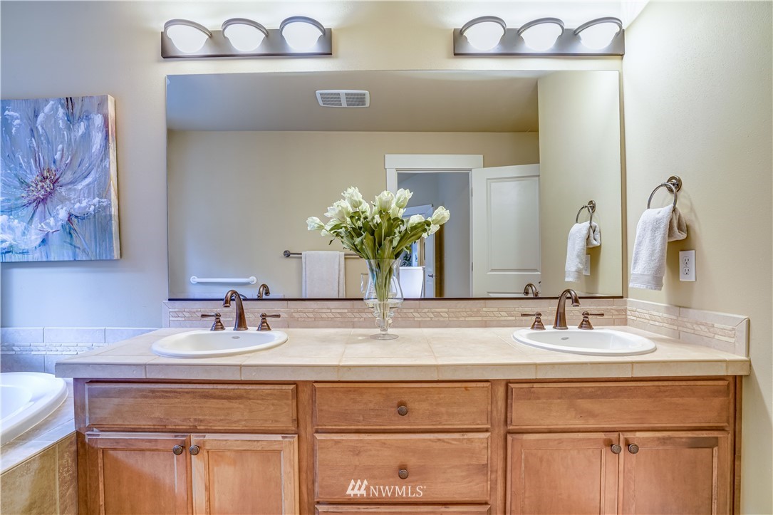 22000 Vine Road Brier, WA 98036 - Photo 15 of 35 Gallery Image 15