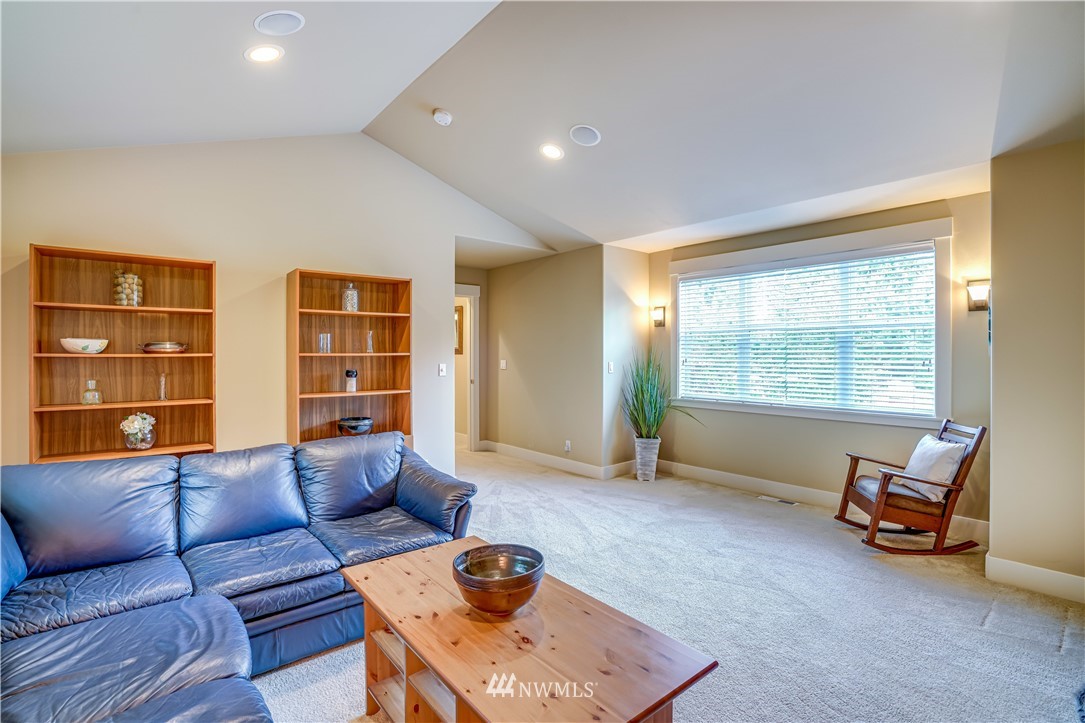22000 Vine Road Brier, WA 98036 - Photo 24 of 35 Gallery Image 24