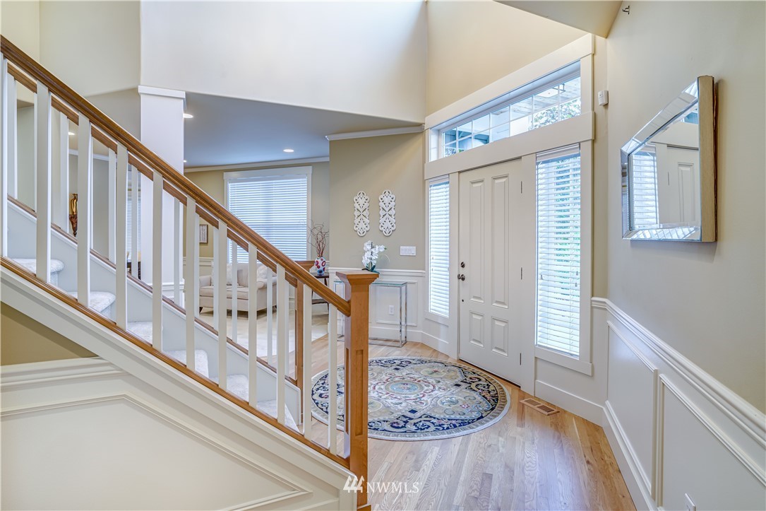 22000 Vine Road Brier, WA 98036 - Photo 4 of 35 Gallery Image 4