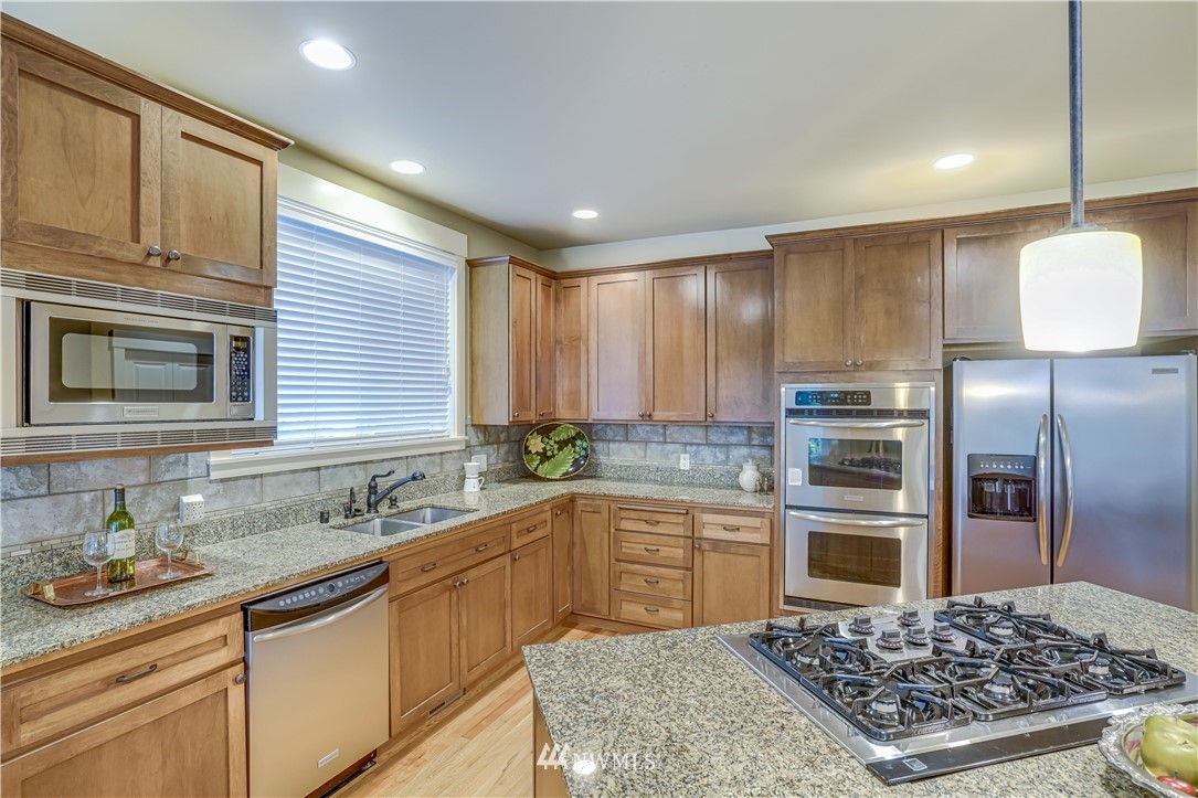 22000 Vine Road Brier, WA 98036 - Photo 7 of 35 Gallery Image 7