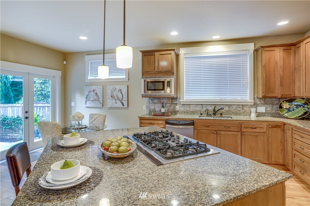 22000 Vine Road Brier, WA 98036 - Photo 8 of 35 Gallery Image 8