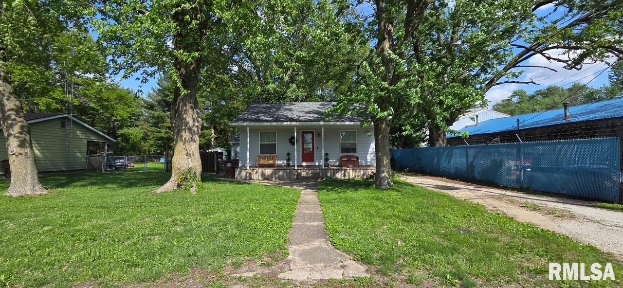 120 South State Street Divernon, IL 62530 - Photo 2 of 12