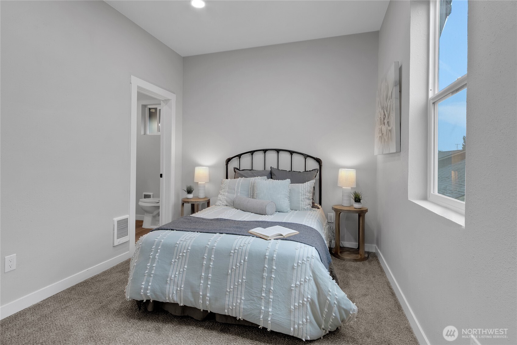 307 South Exchange Street Aberdeen, WA 98520 - Photo 7 of 23