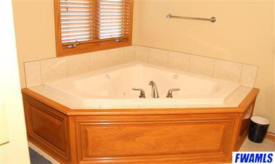 9805 Bethel Road Fort Wayne, IN 46818 - Photo 13 of 23