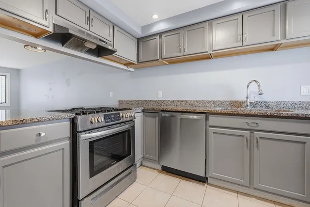 $369,000 | 925 Crane Avenue South, Unit G3, Taunton, MA 02780