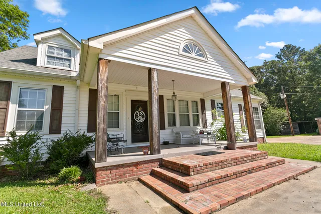 $282,500 | 4533 Highway 433, Bentonia, MS 39040