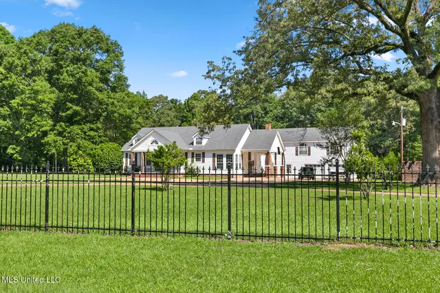 $282,500 | 4533 Highway 433, Bentonia, MS 39040