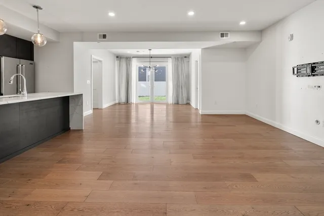 $3,750 | 54 Pleasant Street, Unit 4, Boston, MA 02125