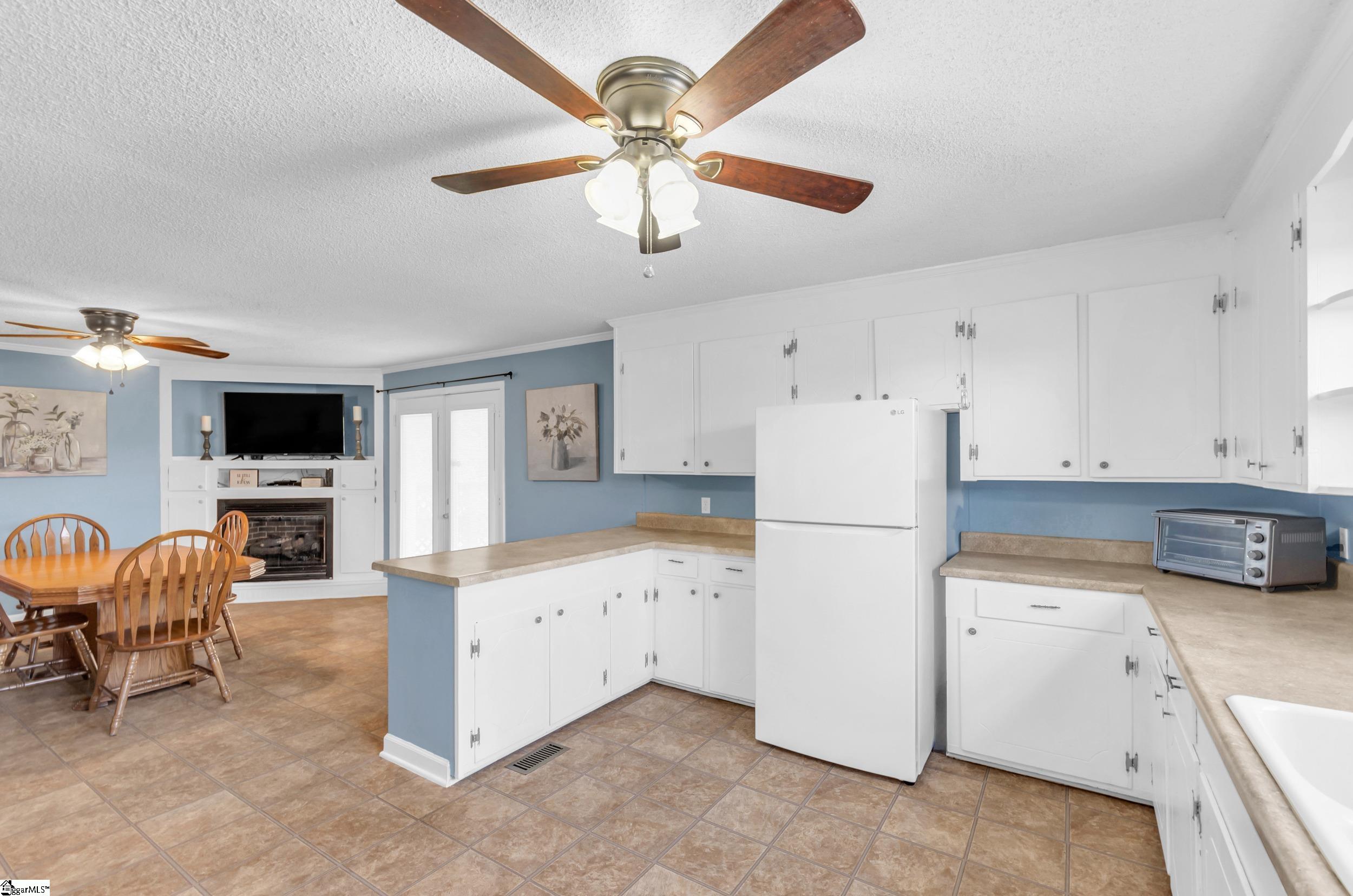 113 Holiday Street Pelzer, SC 29669 - Photo 14 of 36 Gallery Image 14