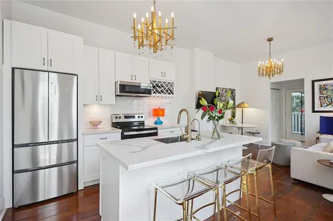 $312,900 | 2906 Prytania Street, Unit 204, New Orleans, LA 70115