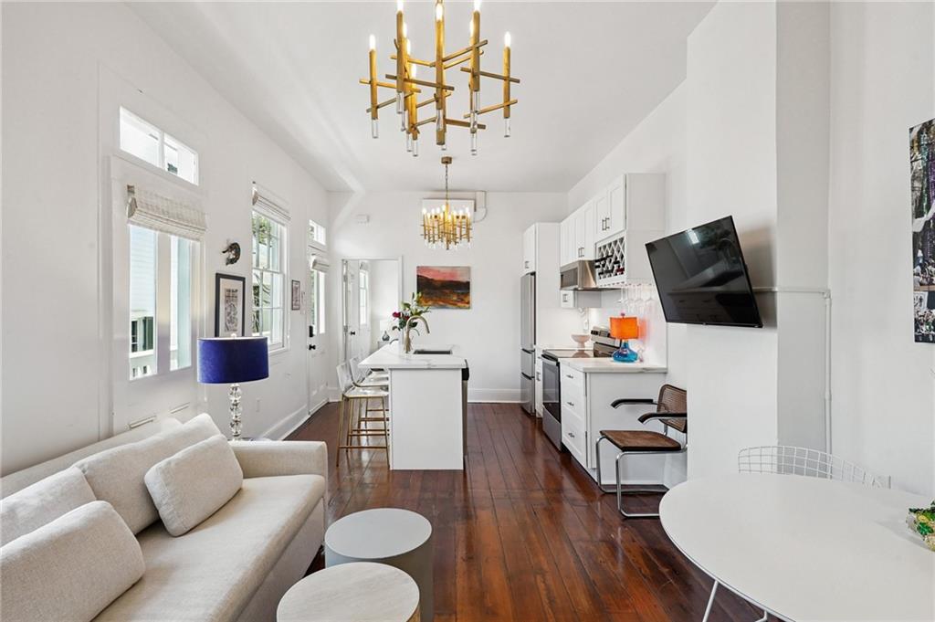 2906 Prytania Street, Unit 204 New Orleans, LA 70115 - Photo 5 of 22