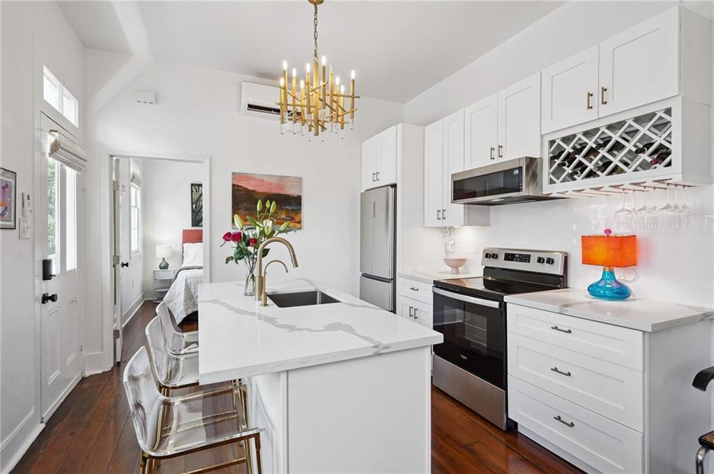 2906 Prytania Street, Unit 204 New Orleans, LA 70115 - Photo 6 of 22