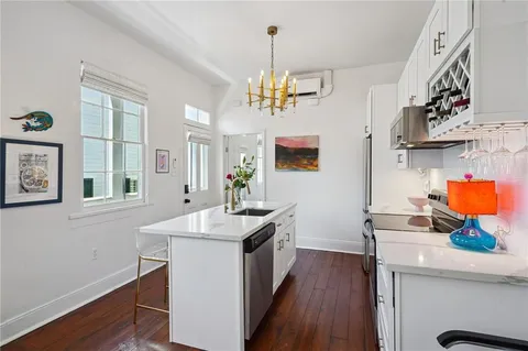 $312,900 | 2906 Prytania Street, Unit 204, New Orleans, LA 70115