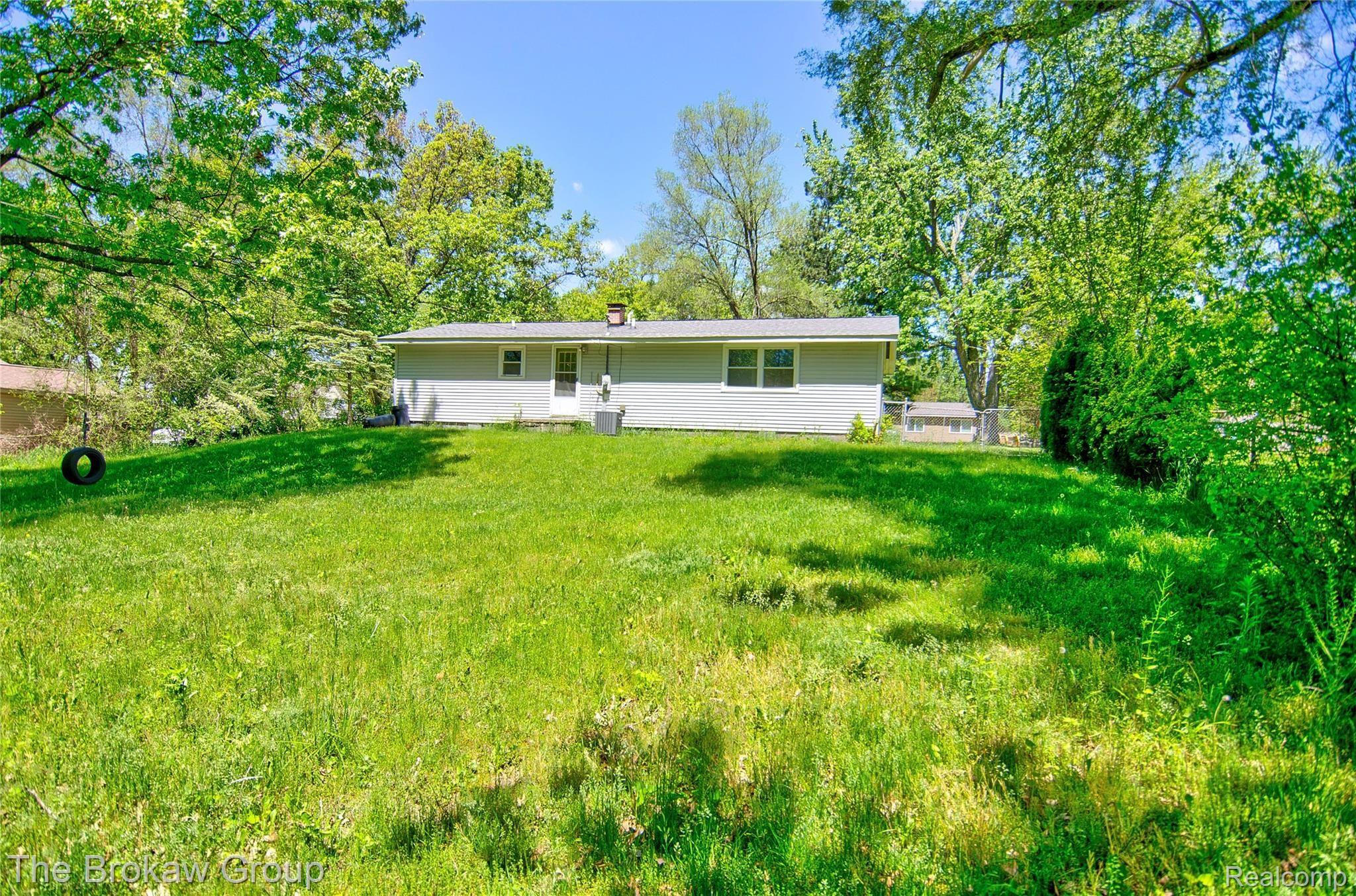 575 Fisher Road Highland, MI 48357 - Photo 33 of 36 _DSC0121_2_3.jpg