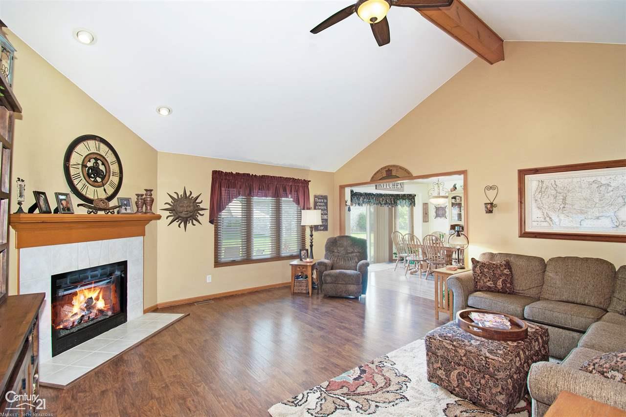 34349 Country Meadow Road Chesterfield, MI 48047 - Photo 3 of 37