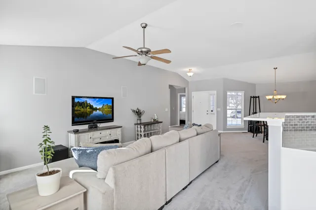 $439,900 | 6711 Glenmoor Court, McHenry, IL 60050