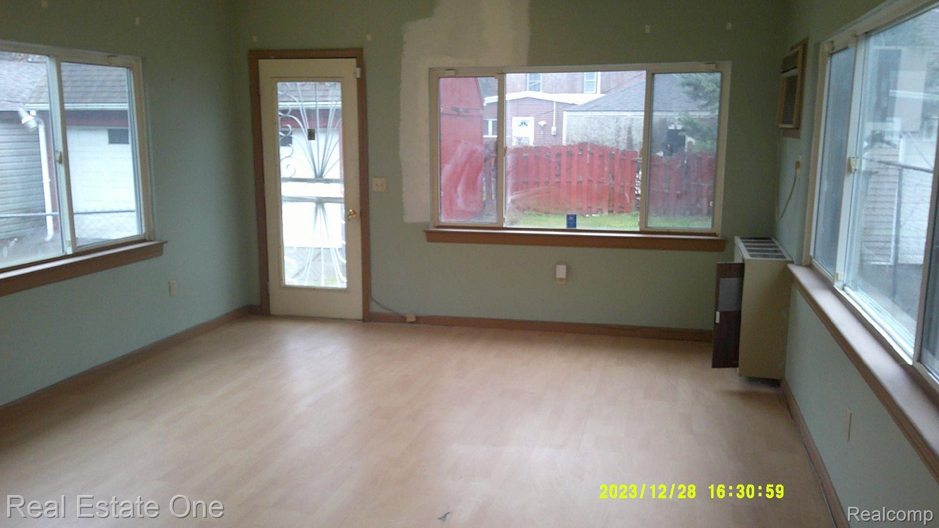 16845 Edinborough Road Detroit, MI 48219 - Photo 8 of 27 Gallery Image 8