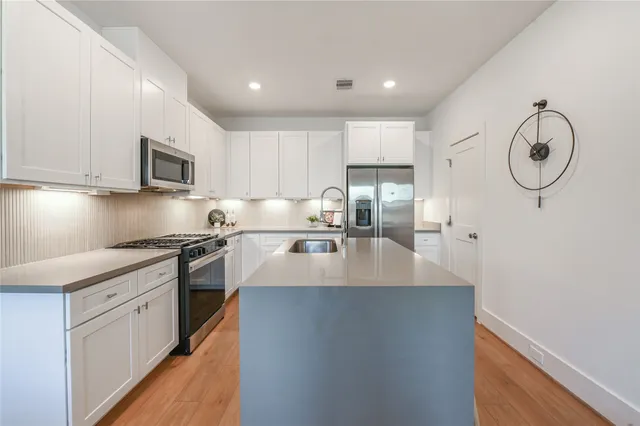 $2,500 | 7607 Victory Reserve Street, Houston, TX 77088