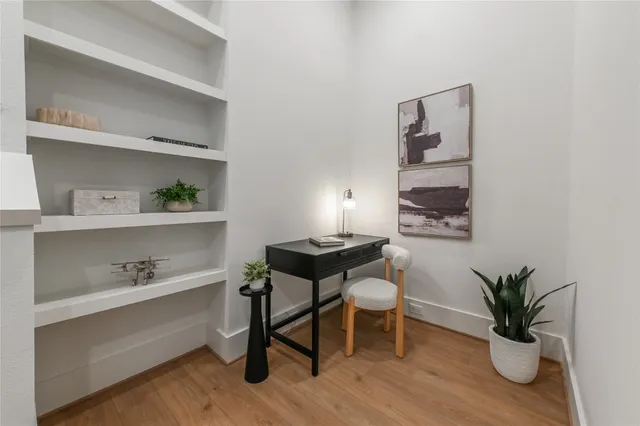 $2,500 | 7607 Victory Reserve Street, Houston, TX 77088