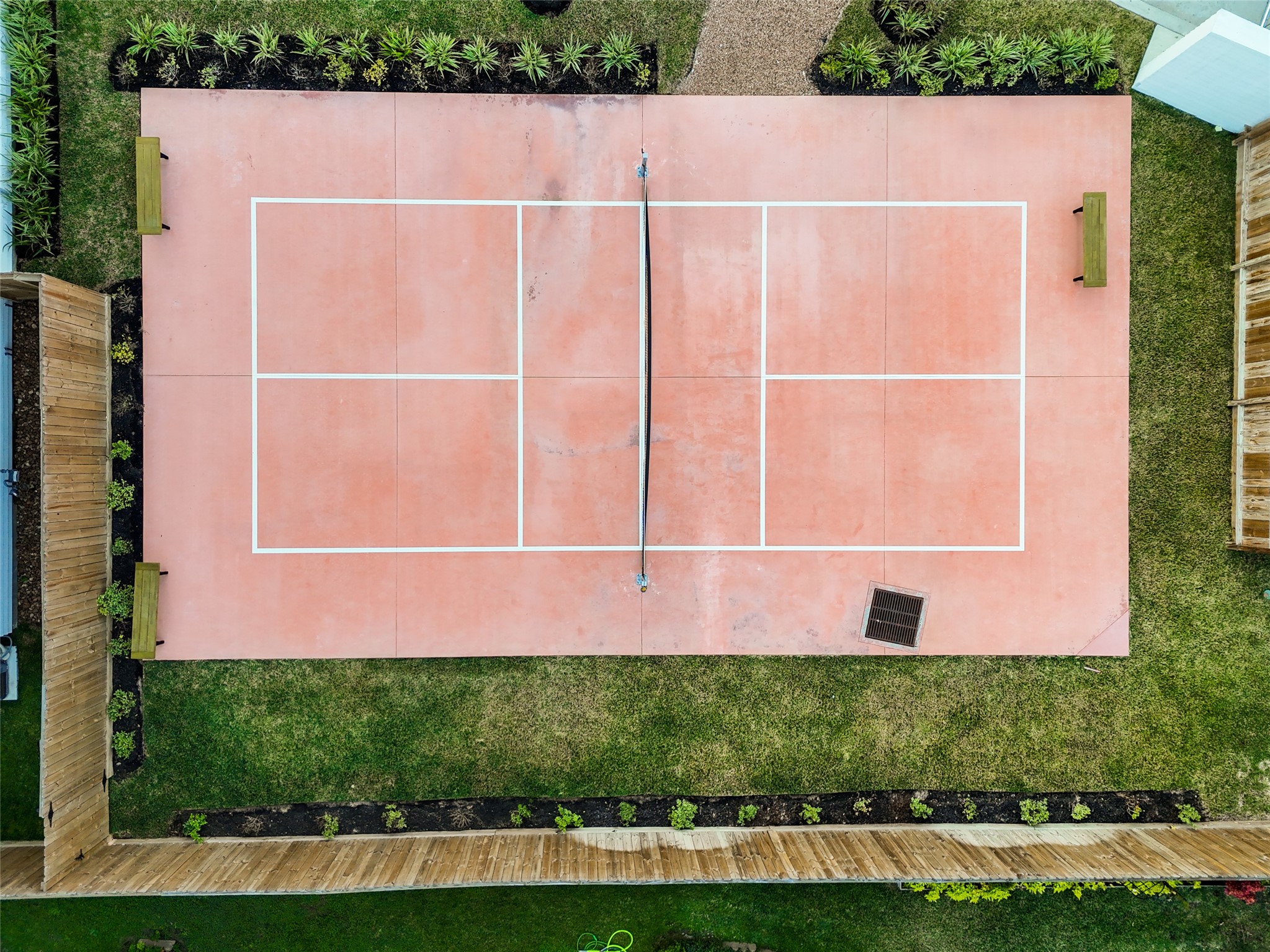7607 Victory Reserve Street Houston, TX 77088 - Photo 48 of 50 a view of outdoor space and yard