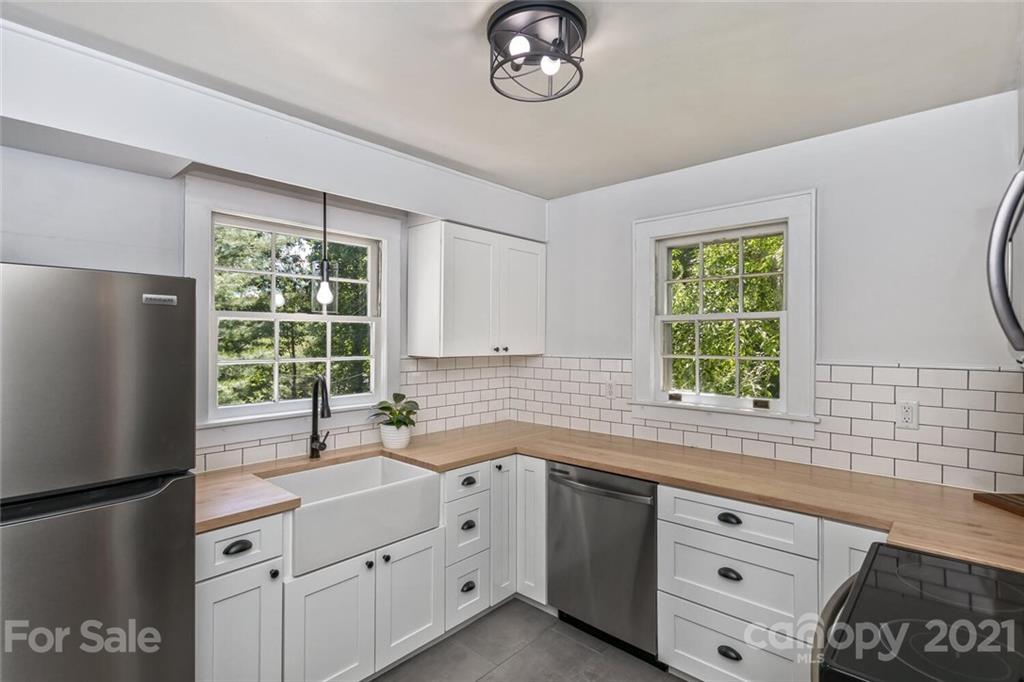 117 Kingsgate Road Asheville, NC 28805 - Photo 11 of 37 Gallery Image 11