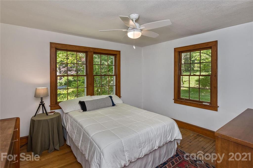 117 Kingsgate Road Asheville, NC 28805 - Photo 13 of 37 Gallery Image 13