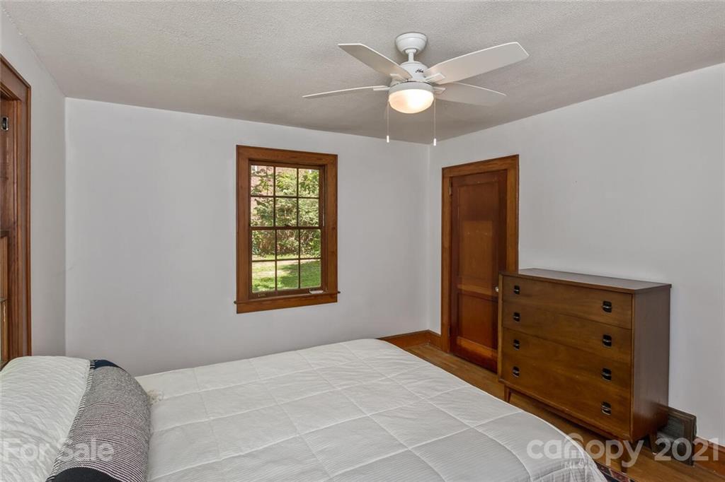 117 Kingsgate Road Asheville, NC 28805 - Photo 14 of 37 Gallery Image 14