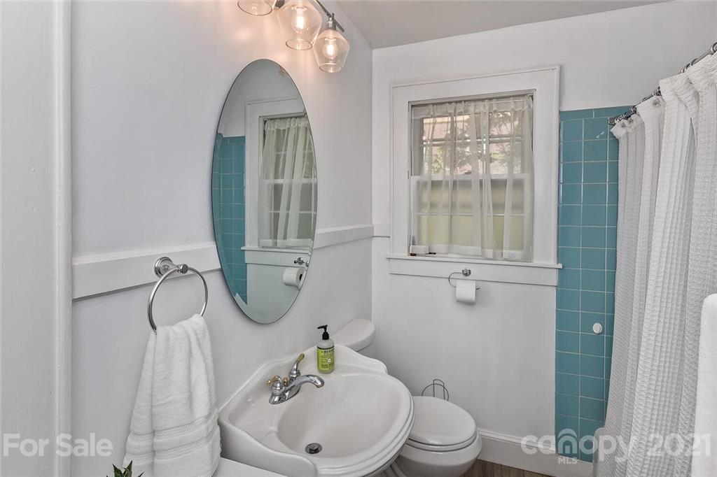 117 Kingsgate Road Asheville, NC 28805 - Photo 16 of 37 Gallery Image 16
