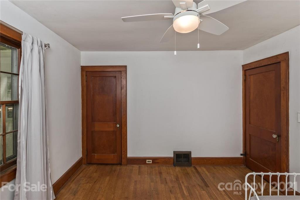 117 Kingsgate Road Asheville, NC 28805 - Photo 20 of 37 Gallery Image 20