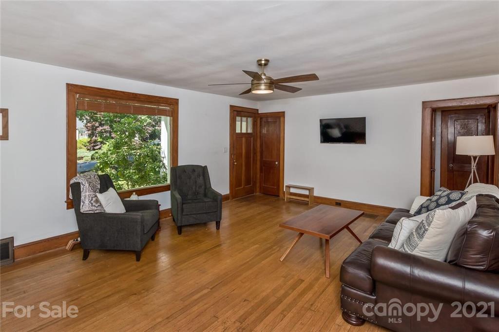 117 Kingsgate Road Asheville, NC 28805 - Photo 7 of 37 Gallery Image 7