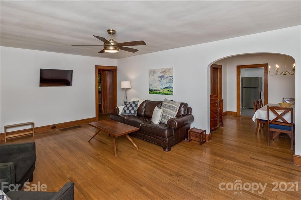 117 Kingsgate Road Asheville, NC 28805 - Photo 8 of 37 Gallery Image 8