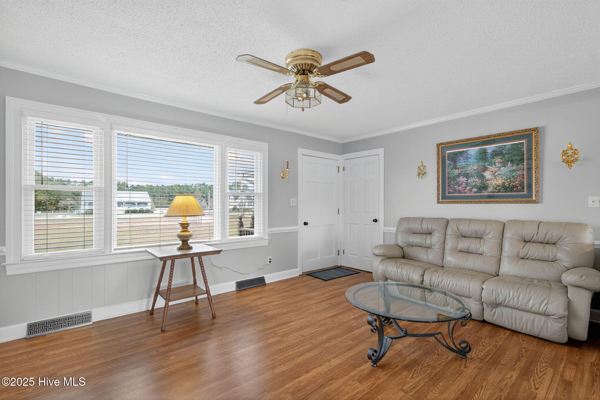 5619 Bloomery Road Wilson, NC 27896 - Photo 7 of 41 Living Room 4